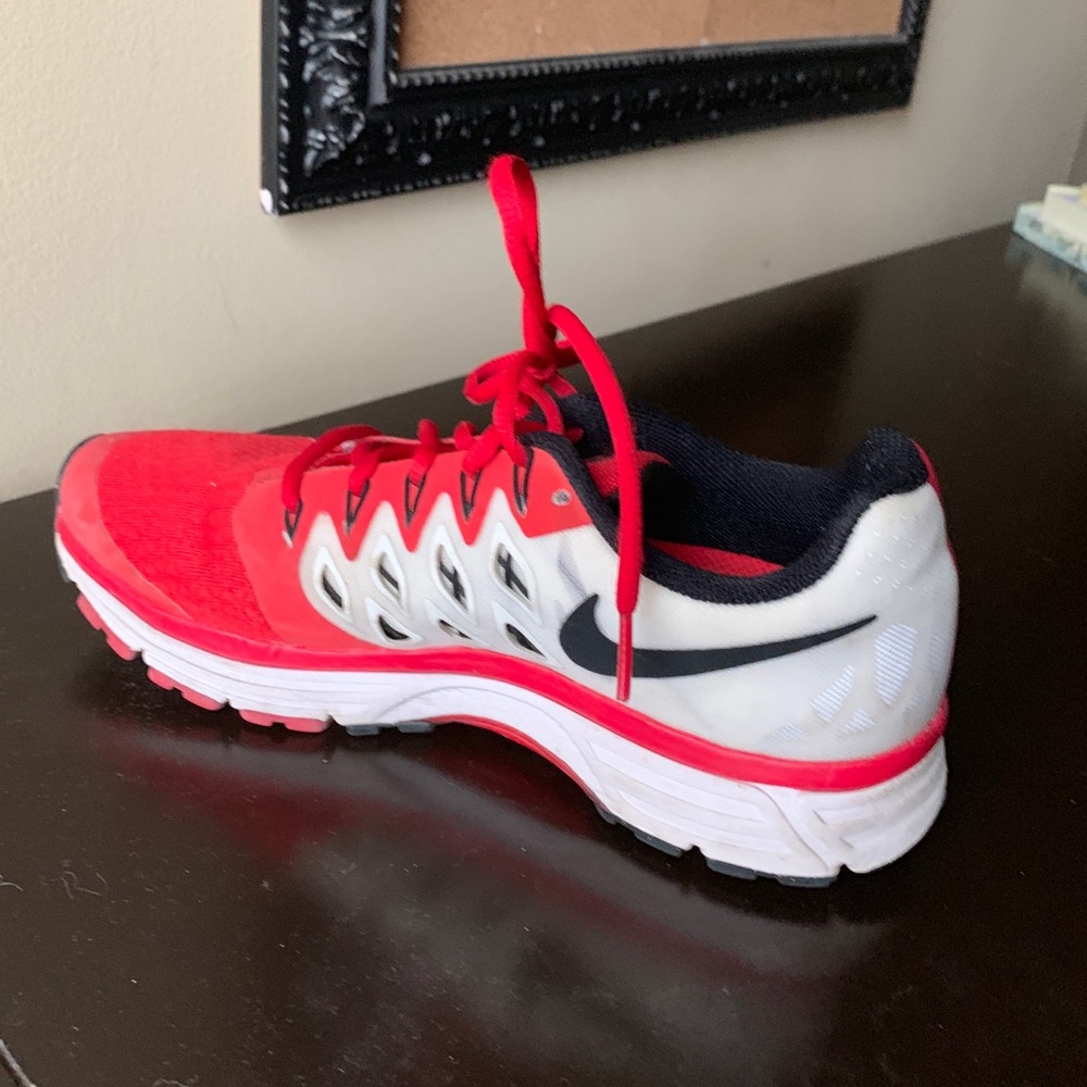 Women’s Nike Vomero 9 size 8